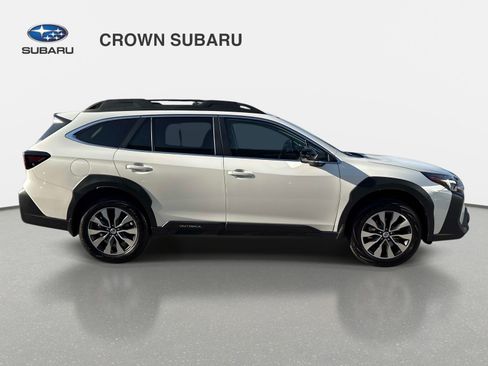Used 2025 Subaru Outback Limited AWD/4WD image 4