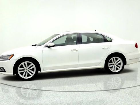 Used 2018 Volkswagen Passat 2.0T SE FWD image 8