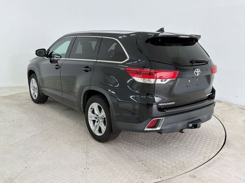 Used 2018 Toyota Highlander Limited image 3