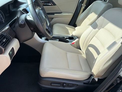 Used 2017 Honda Accord EX-L image 18