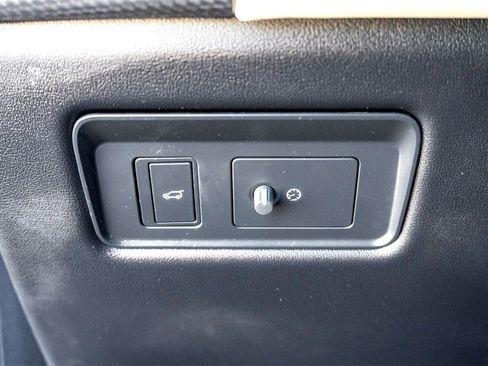 Used 2022 Land Rover Range Rover Sport HST image 17