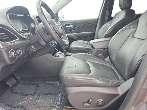 Used 2019 Jeep Cherokee Limited AWD/4WD image 15
