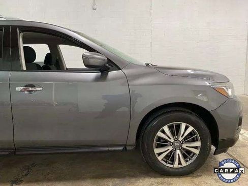 Used 2019 Nissan Pathfinder SV image 96