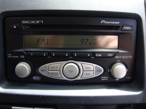 Used 2006 Scion xB FWD image 15