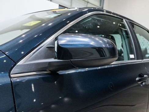 Used 2017 Toyota Camry SE w/ Moonroof Package image 11