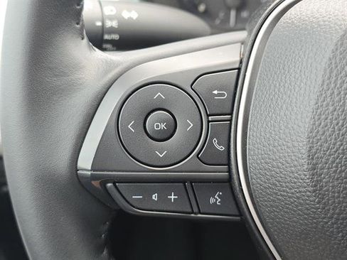 Used 2025 Toyota Corolla SE image 38