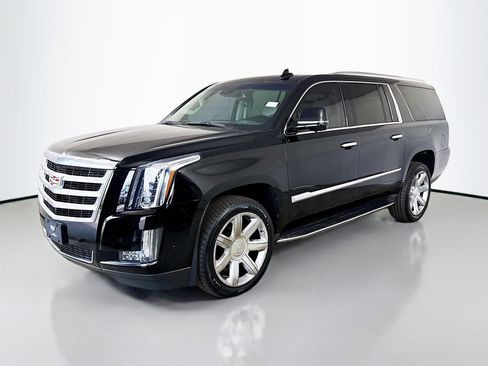 Used 2019 Cadillac Escalade ESV Luxury image 4