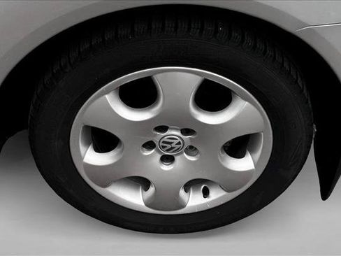 Used 2003 Volkswagen Beetle GLS FWD image 8