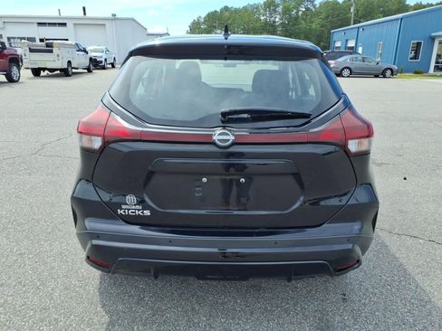 Used 2022 Nissan Kicks S FWD image 4