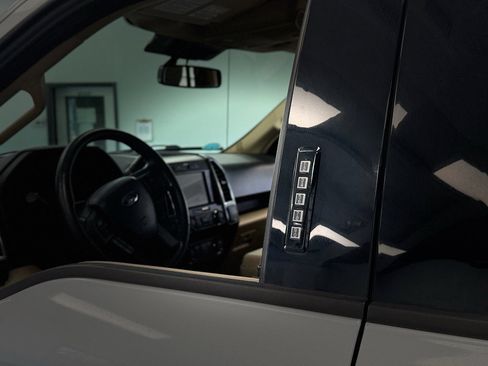 Used 2019 Ford F150 XLT w/ Equipment Group 302A Luxury AWD/4WD image 12