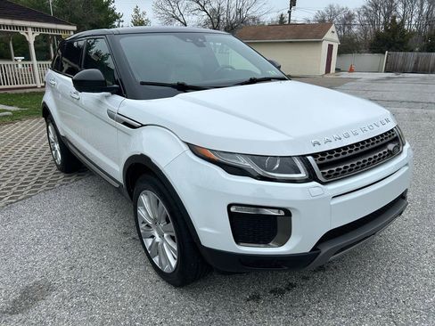 Used 2017 Land Rover Range Rover Evoque HSE image 3