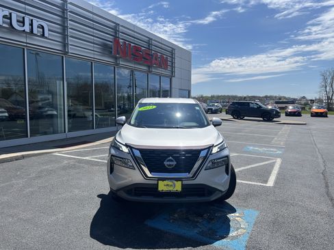 Used 2023 Nissan Rogue SV AWD/4WD image 12
