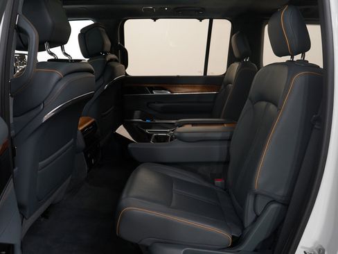 Used 2022 Jeep Grand Wagoneer Series II w/ Premium Group II image 20