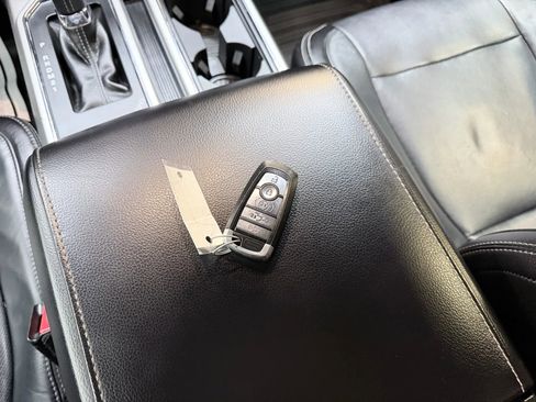 Used 2017 Ford F150 Lariat image 24