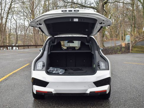 Used 2022 BMW iX xDrive50 w/ Premium Package image 19