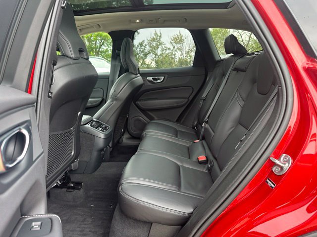 Certified 2025 Volvo XC60 B5 Ultra AWD/4WD image 13