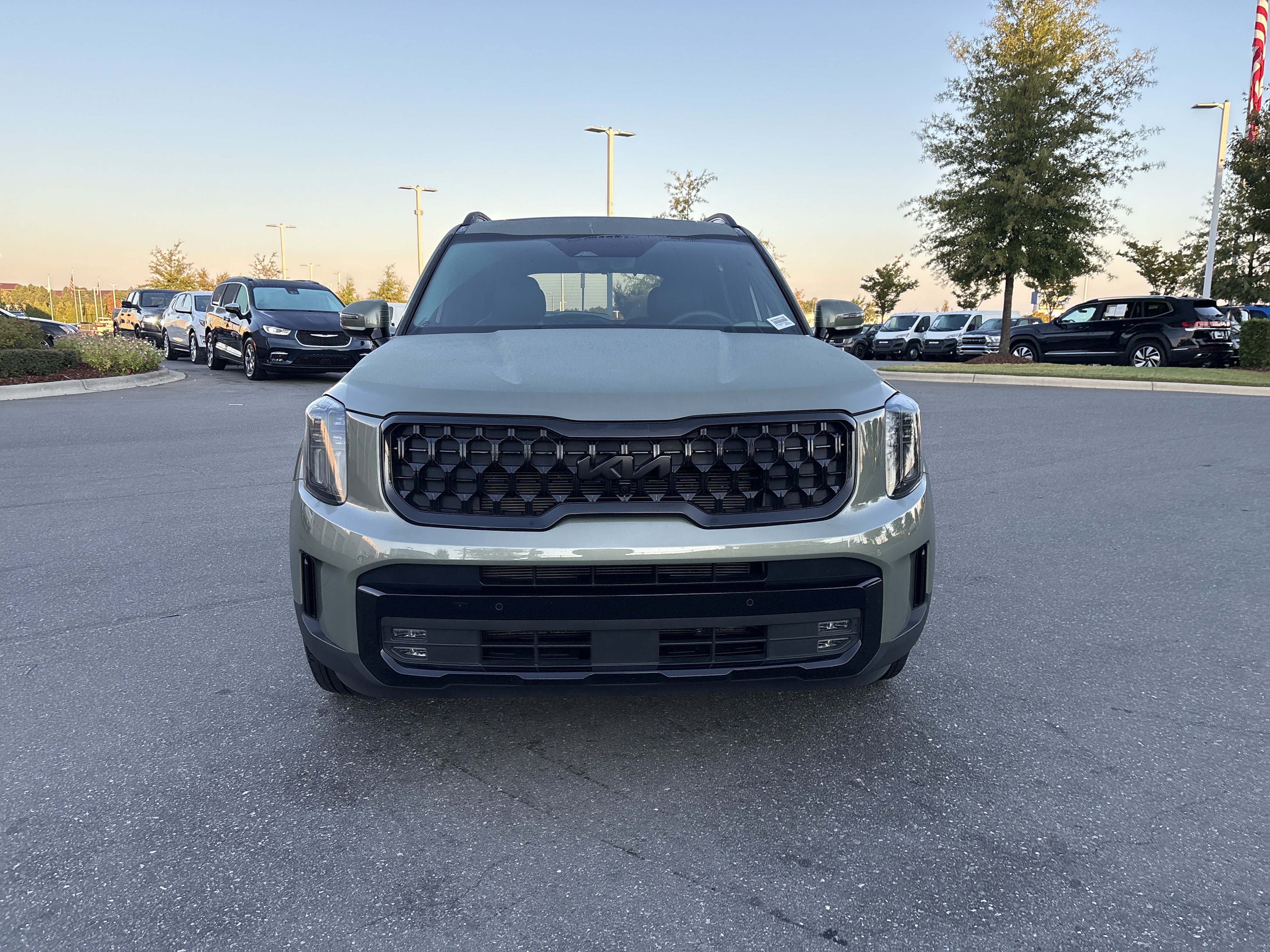 Used 2025 Kia Telluride SX Prestige X-Line AWD/4WD image 3