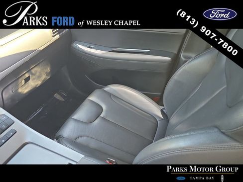 Used 2022 Hyundai Palisade SEL w/ Premium Package FWD image 14