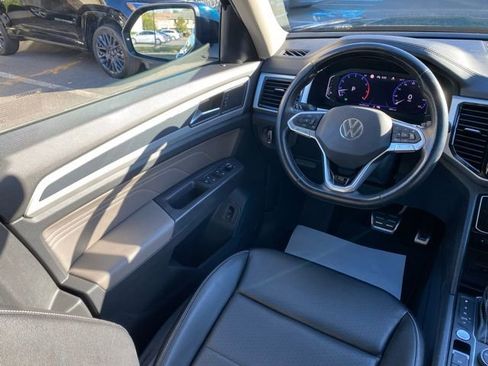 Used 2021 Volkswagen Atlas SEL R-Line image 35