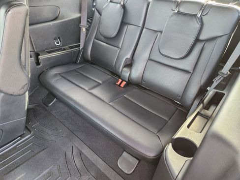 Used 2023 Ford Explorer Limited image 34