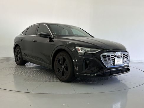 Used 2024 Audi Q8 e-tron Premium Plus w/ Premium Plus Package AWD/4WD image 7