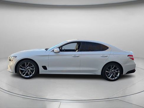 Used 2022 Genesis G70 2.0T image 3