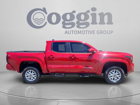 Used 2024 Toyota Tacoma SR5 AWD/4WD image 6