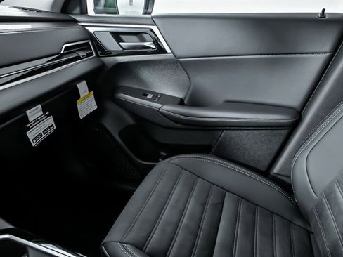 New 2025 Mitsubishi Outlander AWD image 26