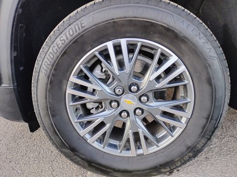 Used 2024 Chevrolet Traverse LT w/ Trailering Package image 10