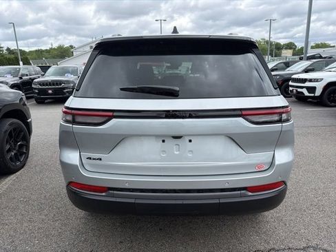 New 2026 Jeep Grand Cherokee Altitude AWD/4WD image 4