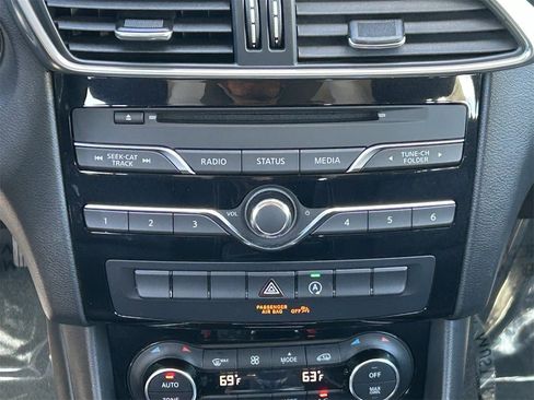 Certified 2018 INFINITI QX30 LUXE image 19