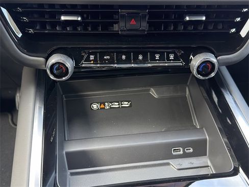 New 2026 Chevrolet Suburban LT w/ Comfort Package image 15