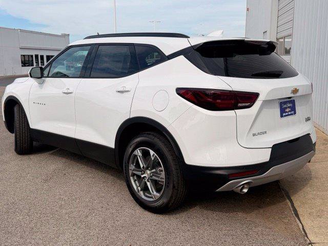 New 2026 Chevrolet Blazer LT w/ Convenience Package FWD image 2