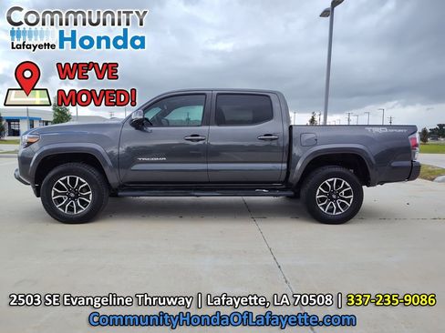 Used 2020 Toyota Tacoma TRD Sport w/ Technology Package RWD image 4