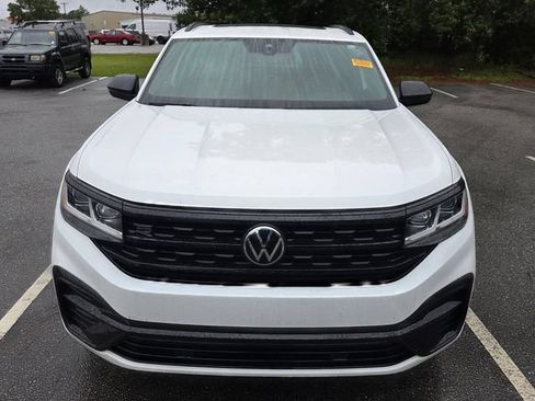 Used 2023 Volkswagen Atlas Cross Sport SEL AWD/4WD image 2