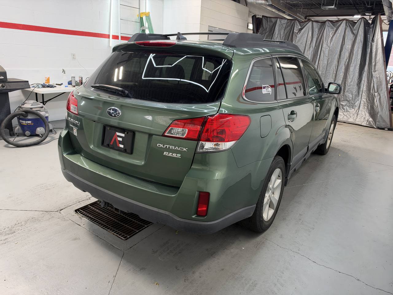 Used 2013 Subaru Outback 2.5i Limited w/ Moonroof Pkg AWD/4WD image 8