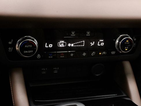 New 2025 Mitsubishi Outlander SEL image 26