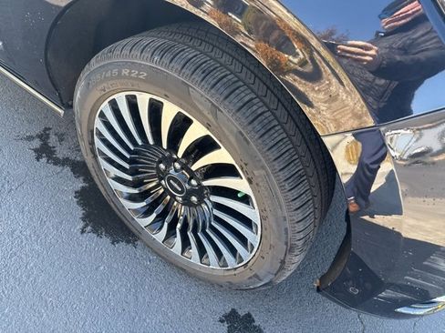 Used 2021 Lincoln Navigator Black Label w/ Cargo Convenience Package image 12