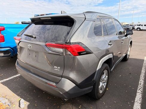 Used 2019 Toyota RAV4 XLE AWD/4WD image 5