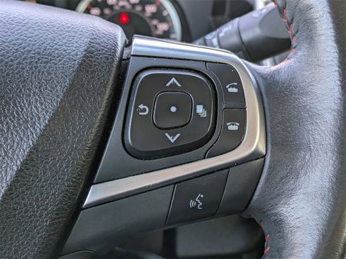 Used 2016 Toyota Camry SE image 33