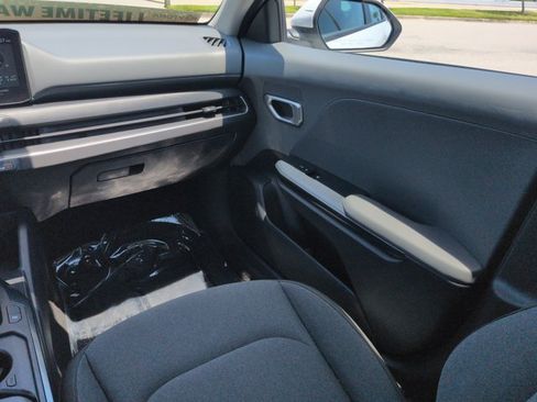 Used 2025 Kia K4 FWD image 17