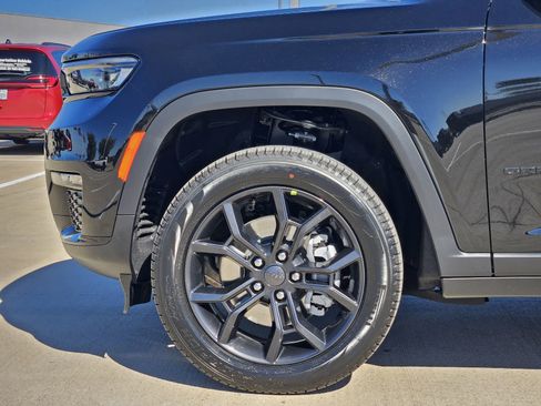 New 2025 Jeep Grand Cherokee L Limited image 11