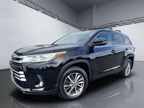 Used 2018 Toyota Highlander XLE image 32