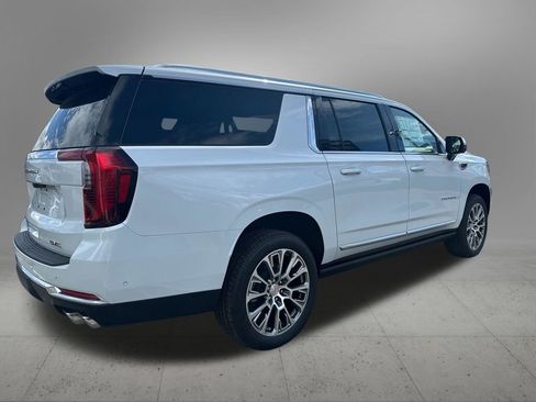 New 2026 GMC Yukon XL Denali w/ Denali Reserve Package AWD/4WD image 5