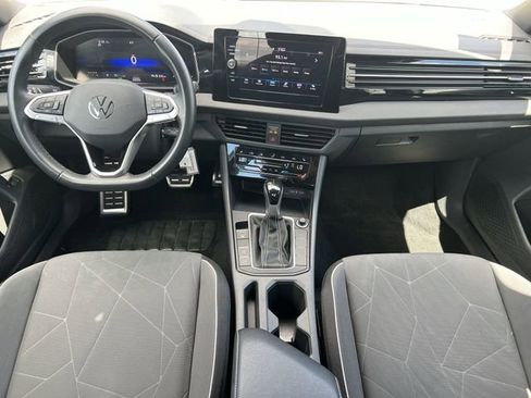 Used 2025 Volkswagen Jetta Sport FWD image 17