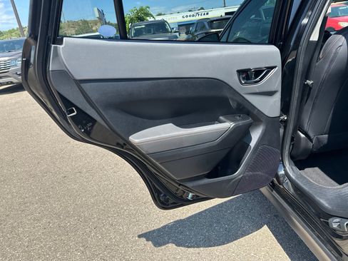 Used 2024 Subaru Crosstrek 2.5i Limited w/ Crosstrek Mirror Package AWD/4WD image 24