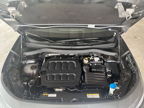 Used 2026 Volkswagen Tiguan SE FWD image 33
