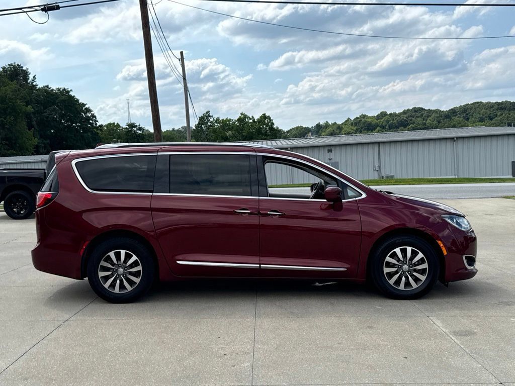 Used 2020 Chrysler Pacifica Touring-L Plus FWD image 20
