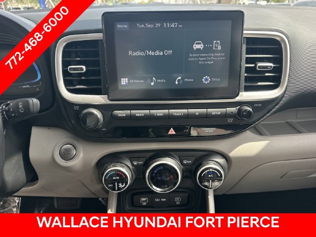 Used 2025 Hyundai Venue SEL FWD image 22