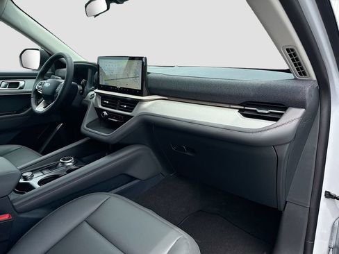 New 2026 Ford Explorer Active w/ Active Comfort Package RWD image 30